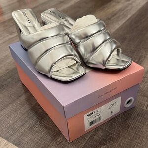 Lisa Vicky Very V Silver Women's Mules